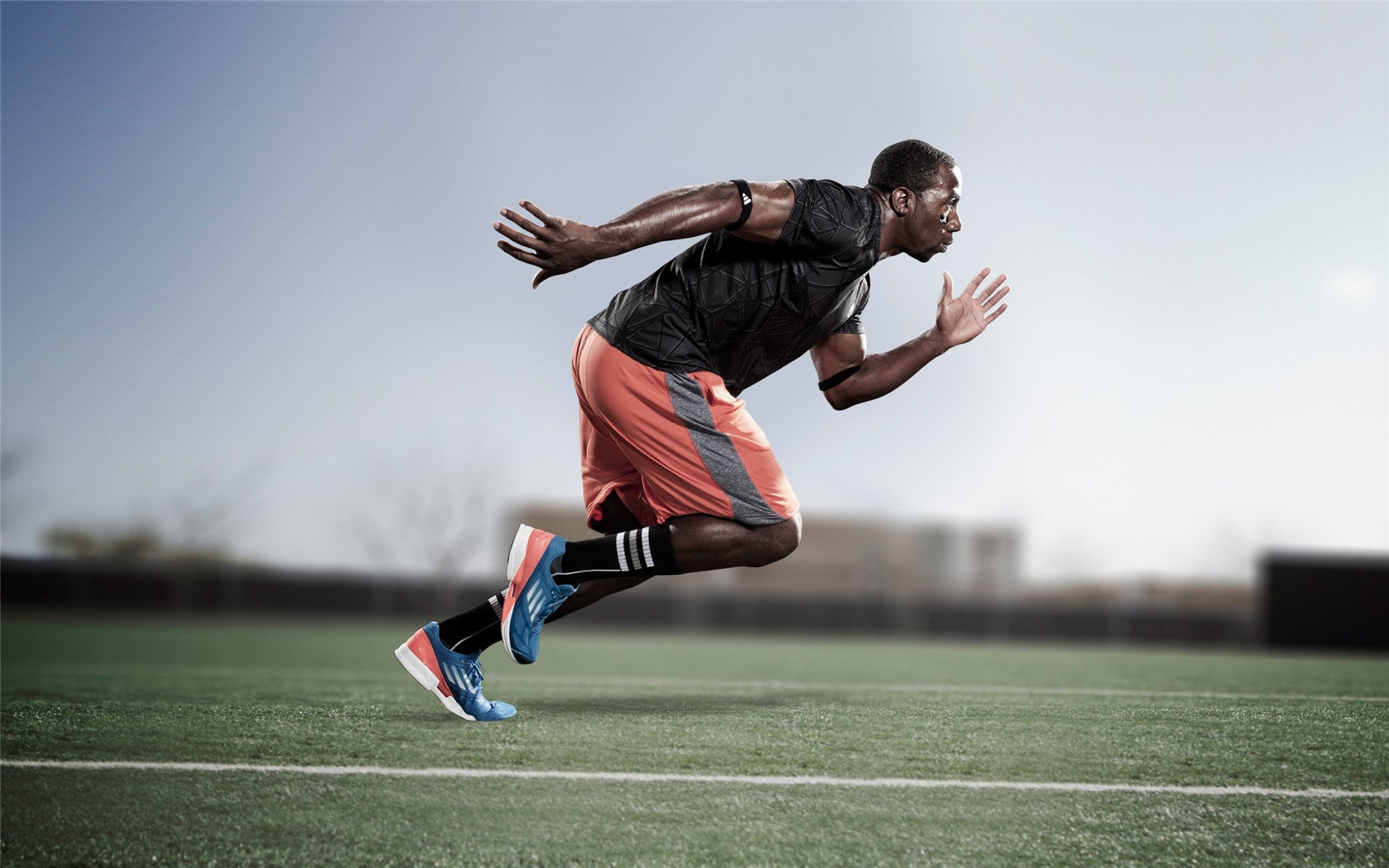 AYX SPORTS-Uzi连续五场比赛得分超过表现优异，公牛不断突破！赢得满堂喝彩